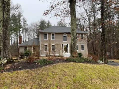 18 Lantern Lane Londonderry NH 03053
