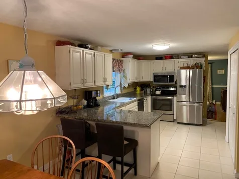 18 Lantern Lane Londonderry NH 03053