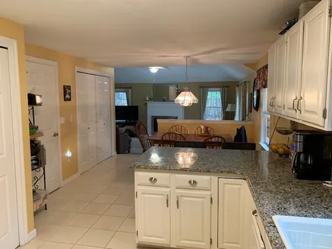 18 Lantern Lane Londonderry NH 03053