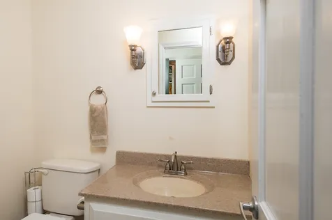 29 Crestview Terrace Stratham NH 03885