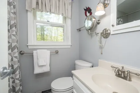 29 Crestview Terrace Stratham NH 03885