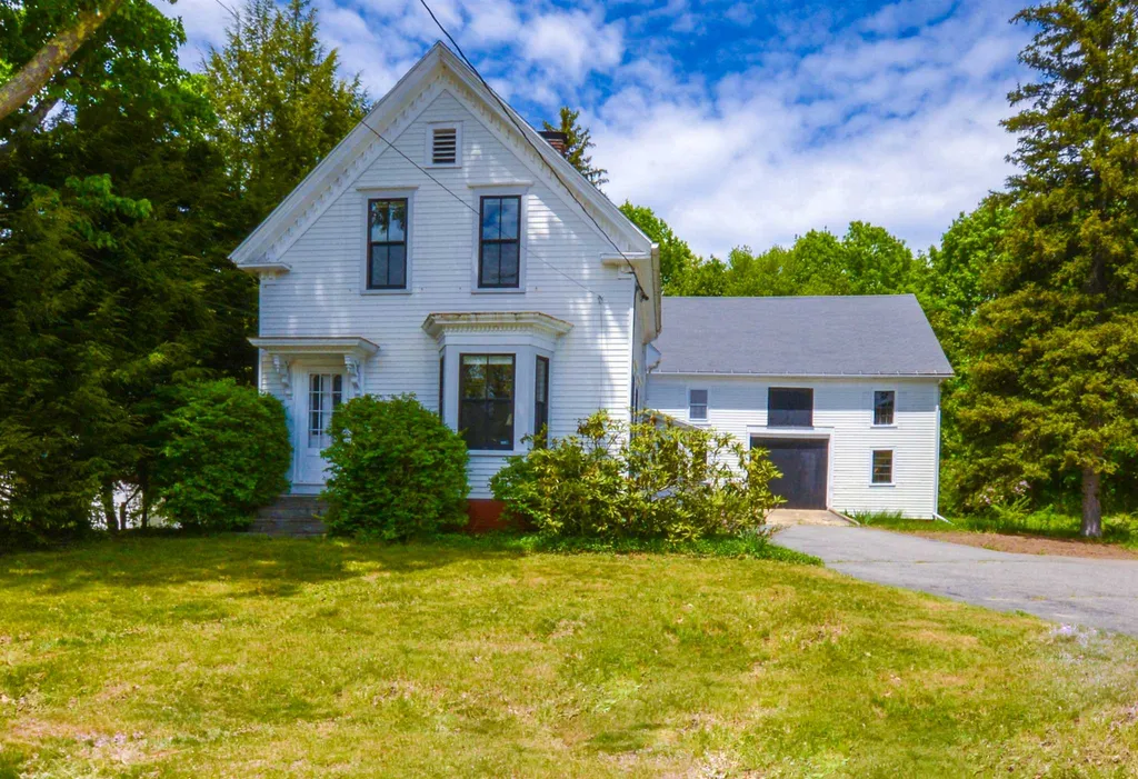 212 South Main Street Newmarket NH 03857