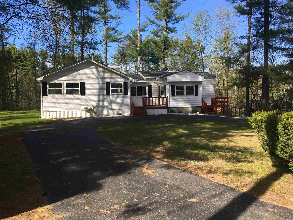 5 Valley Street Londonderry NH 03053
