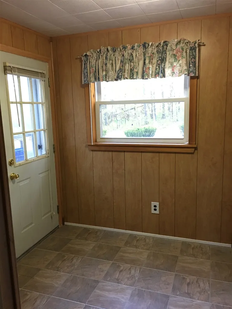 5 Valley Street Londonderry NH 03053