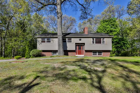 17 Brady Avenue Derry NH 03038