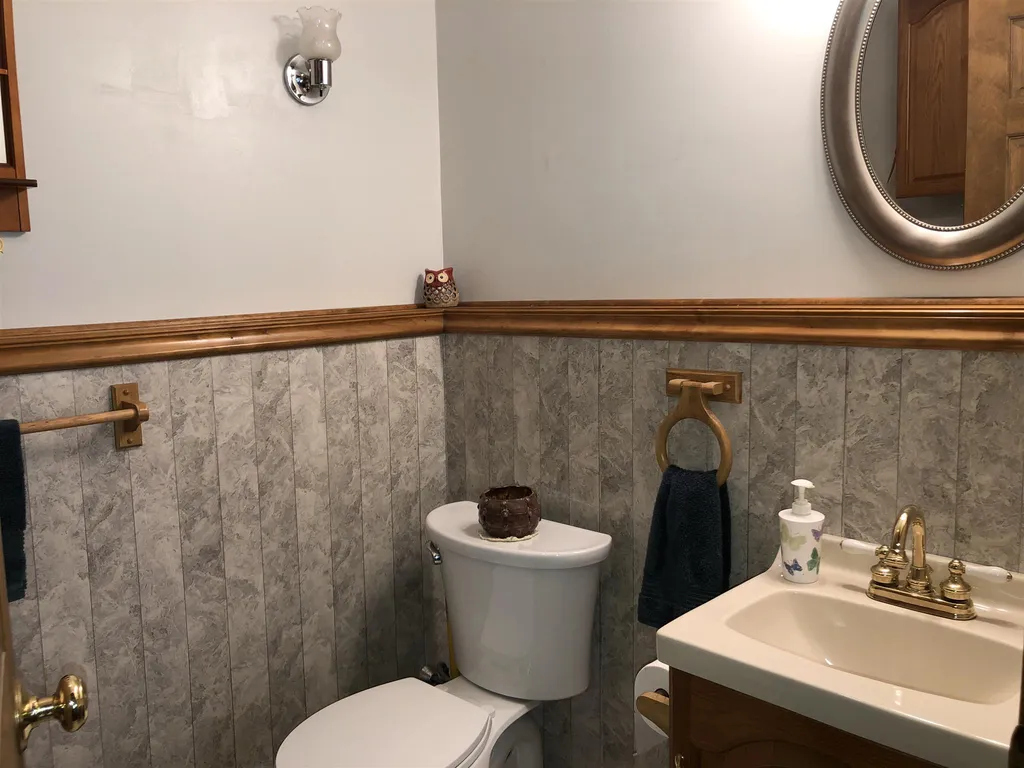 32 Birch Road Middleton NH 03887