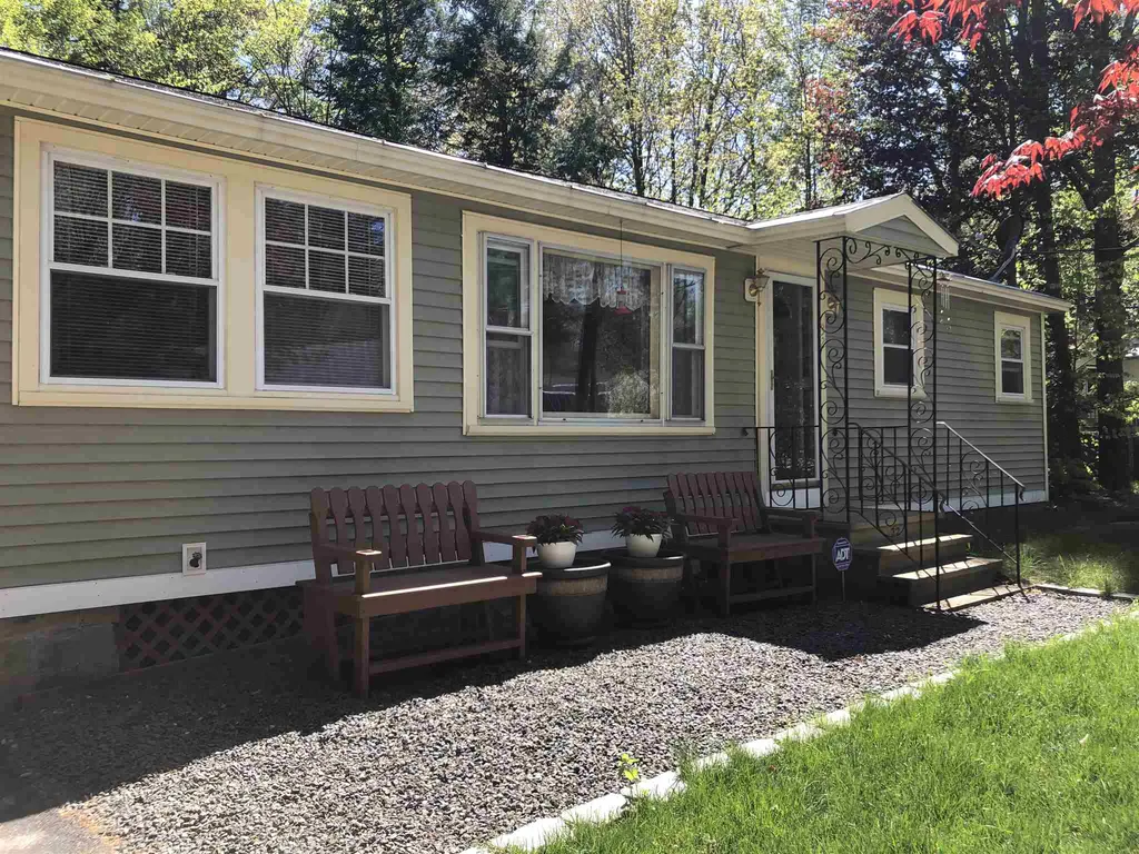 32 Birch Road Middleton NH 03887