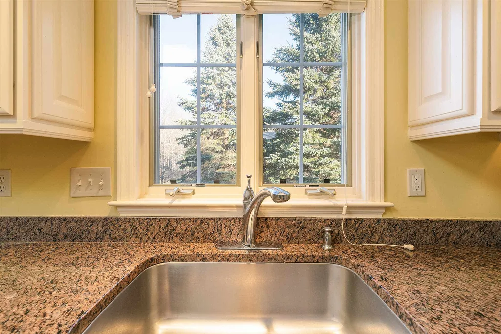 3 Squamscott Circle Exeter NH 03833