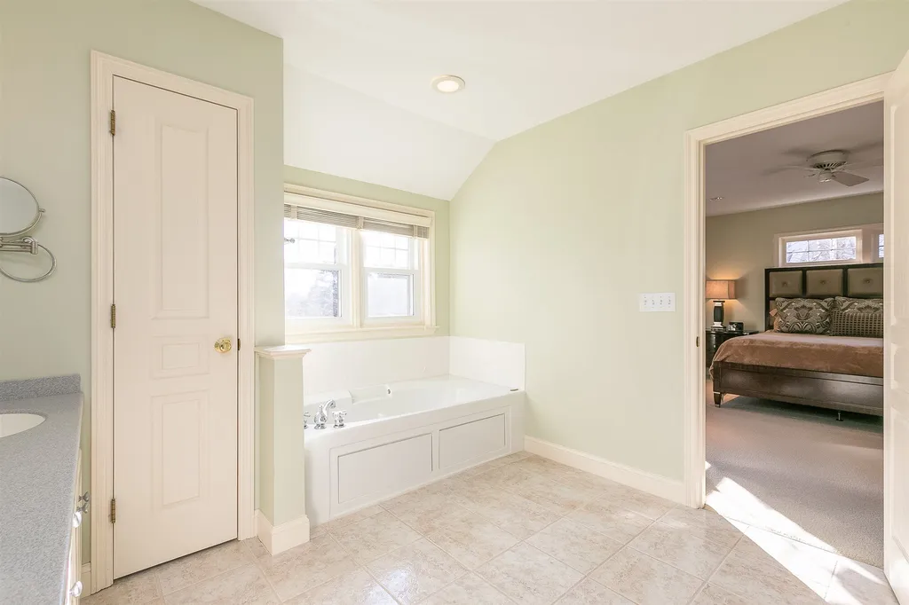 3 Squamscott Circle Exeter NH 03833