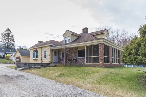 9 Stearns Avenue Hooksett NH 03106-1192