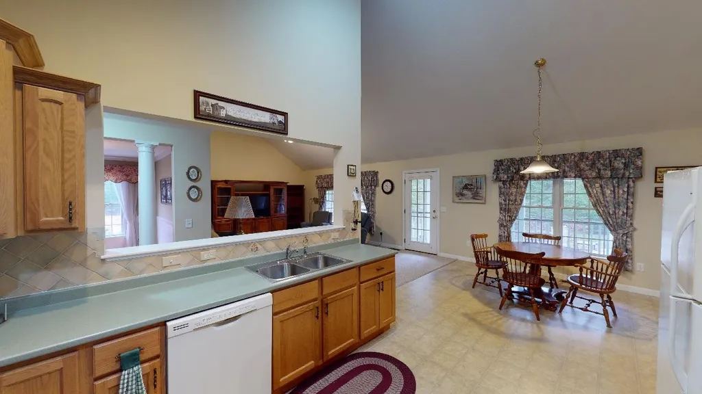 179 Streamside Drive Manchester NH 03102