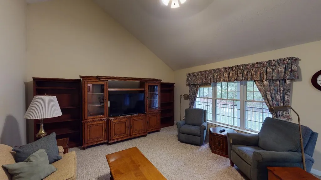 179 Streamside Drive Manchester NH 03102