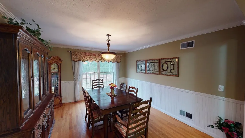 179 Streamside Drive Manchester NH 03102