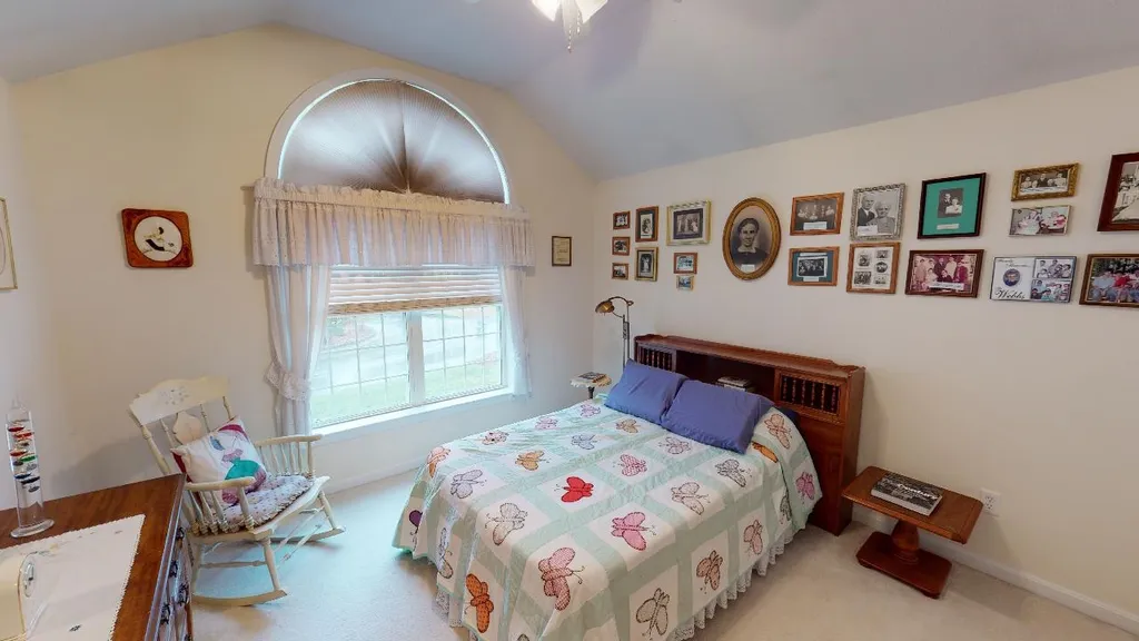 179 Streamside Drive Manchester NH 03102