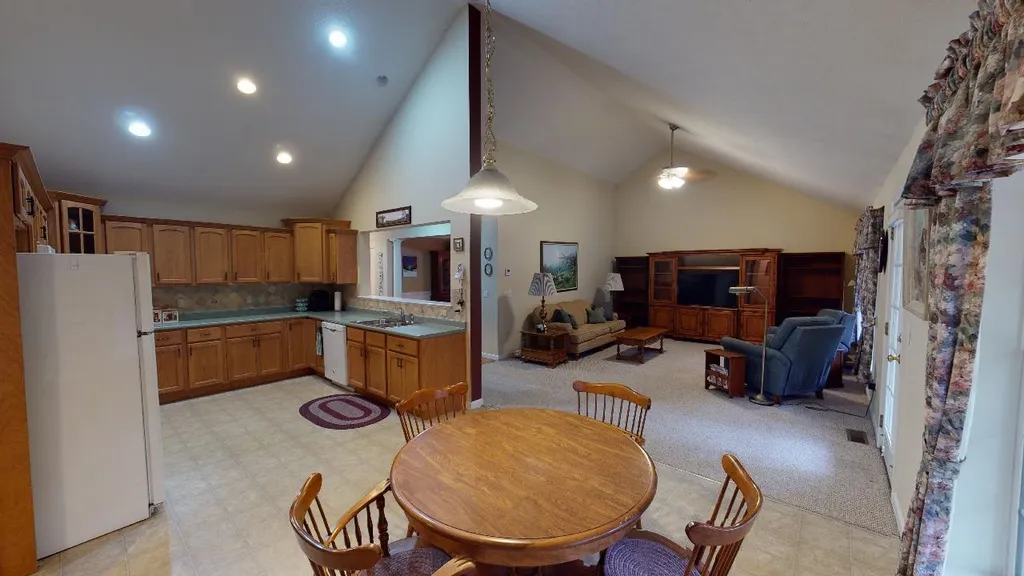 179 Streamside Drive Manchester NH 03102