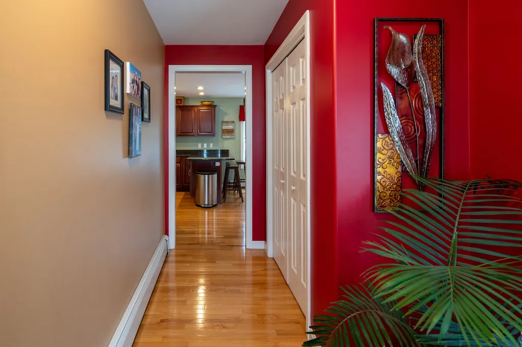 32 Jay Way Rochester NH 03868