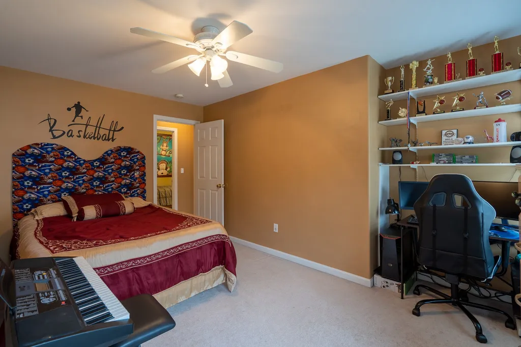 32 Jay Way Rochester NH 03868