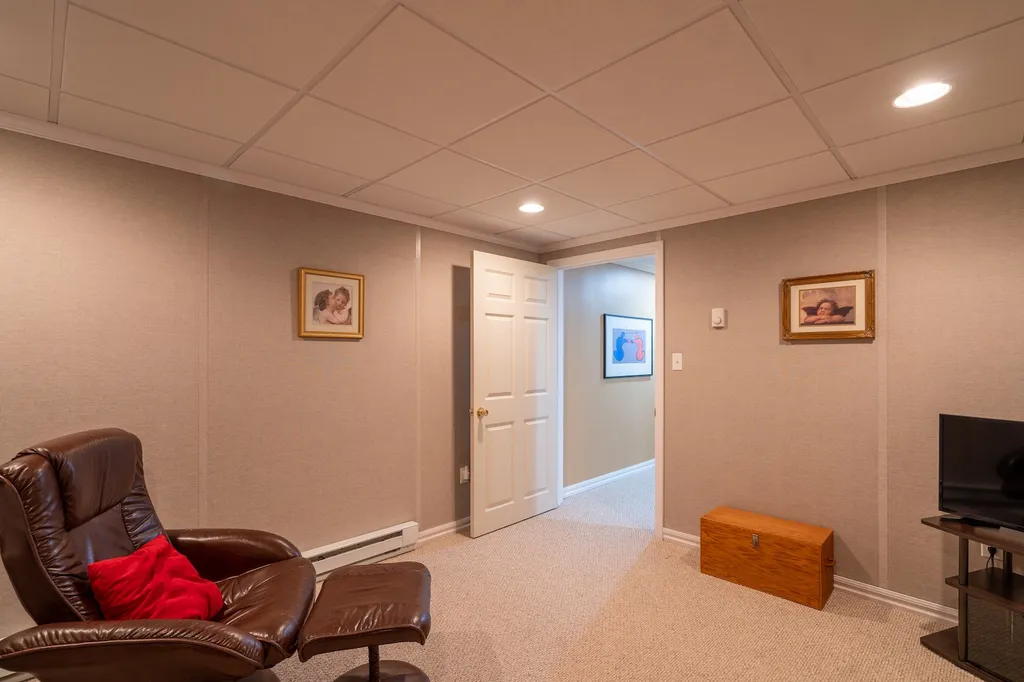 32 Jay Way Rochester NH 03868