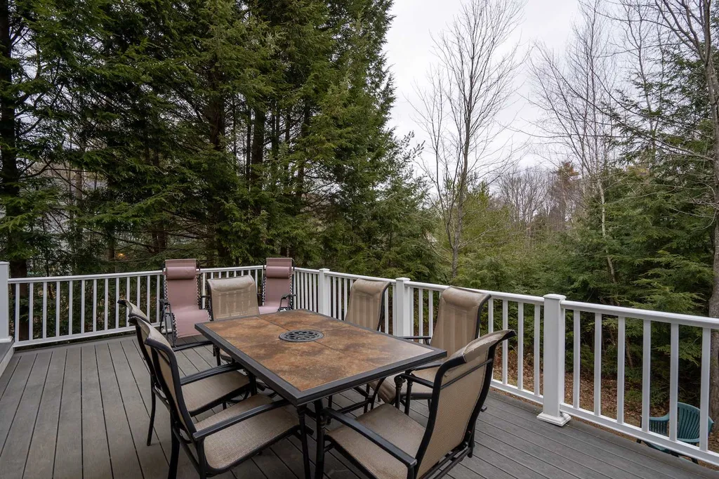 32 Jay Way Rochester NH 03868