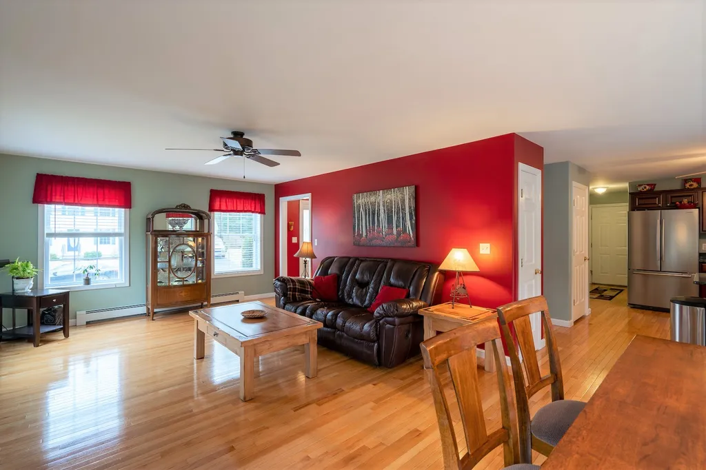 32 Jay Way Rochester NH 03868