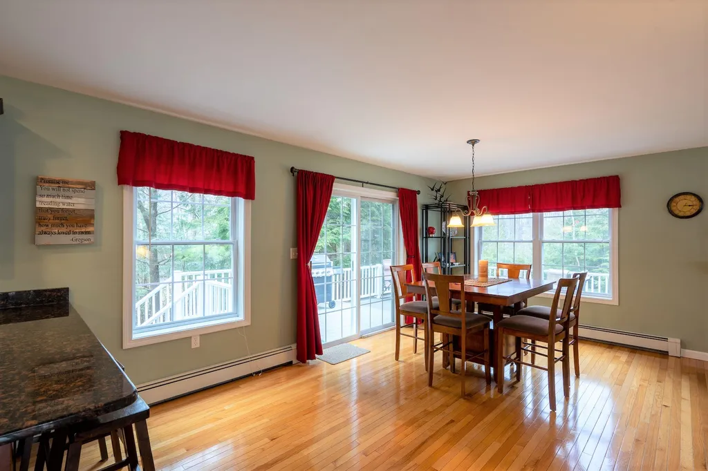 32 Jay Way Rochester NH 03868