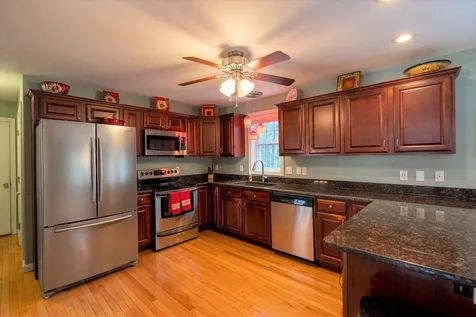 32 Jay Way Rochester NH 03868