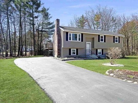 12 Columbine Place Concord NH 03303