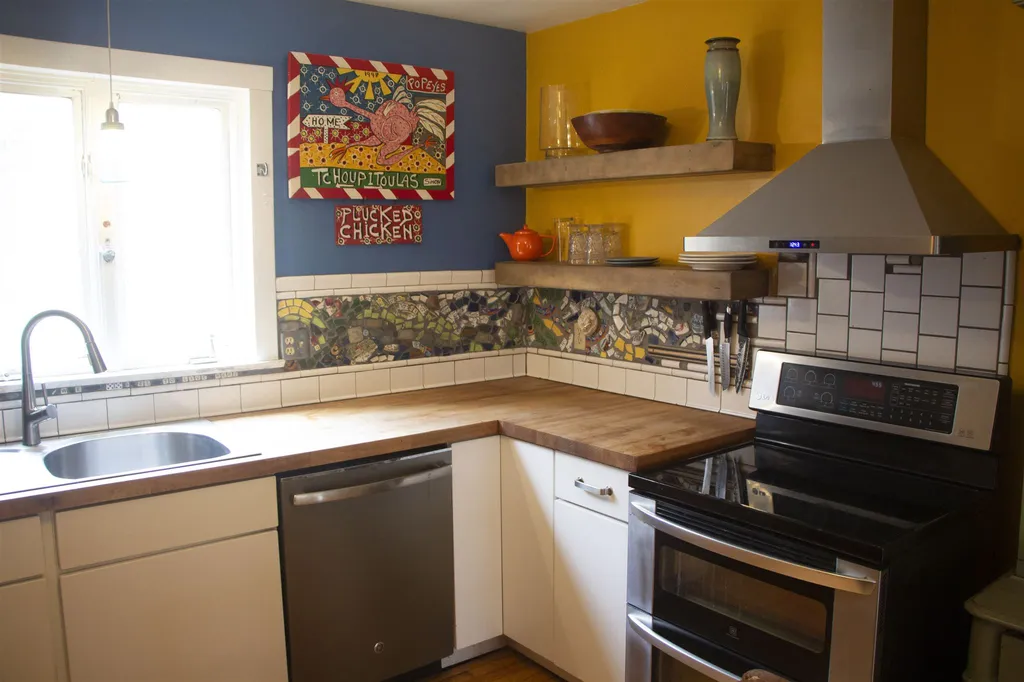106 Blackberry Hill Road Hinesburg VT 05461