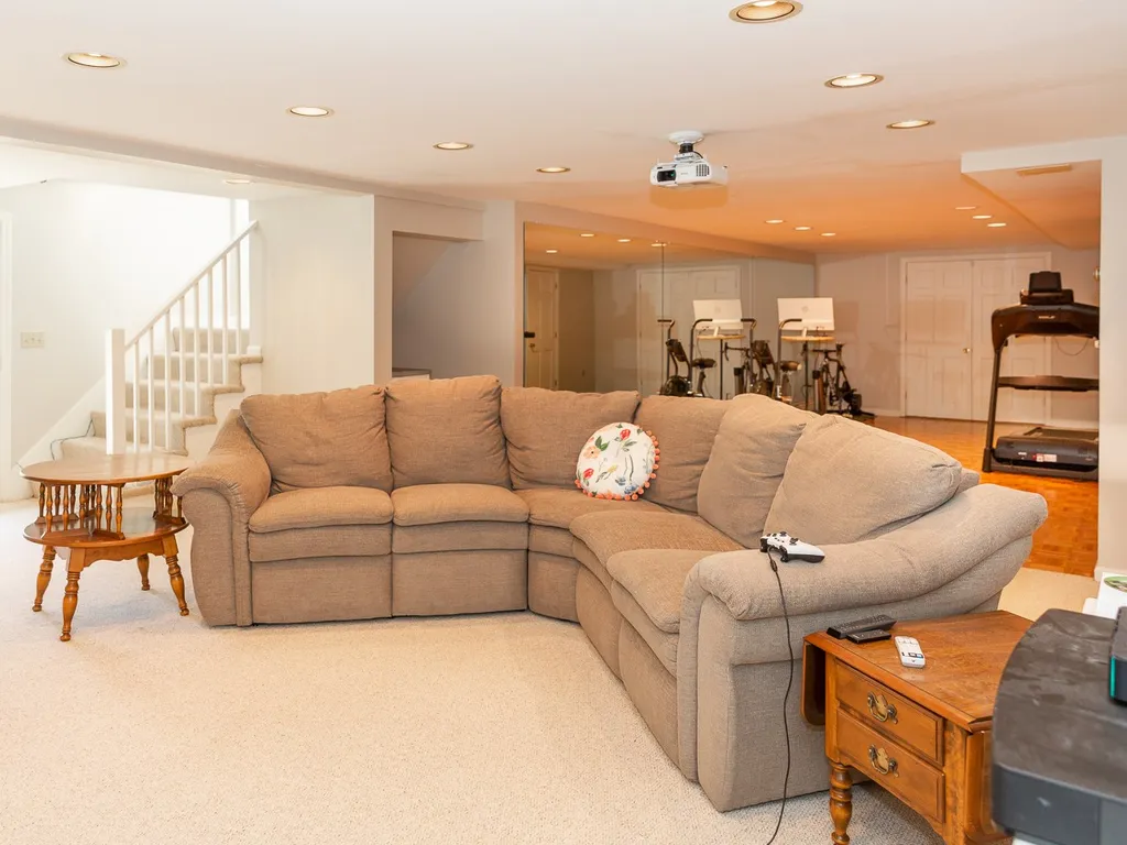 114 Tidewater Farm Road Stratham NH 03885