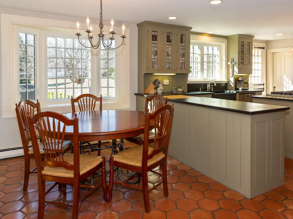 114 Tidewater Farm Road Stratham NH 03885