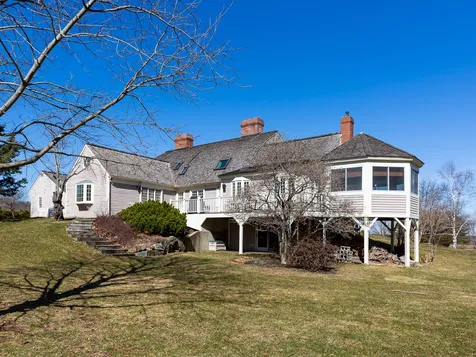114 Tidewater Farm Road Stratham NH 03885