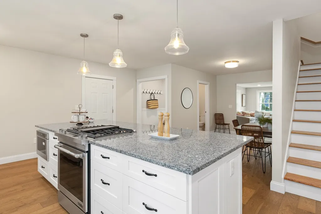 81 Thornton Street Portsmouth NH 03801