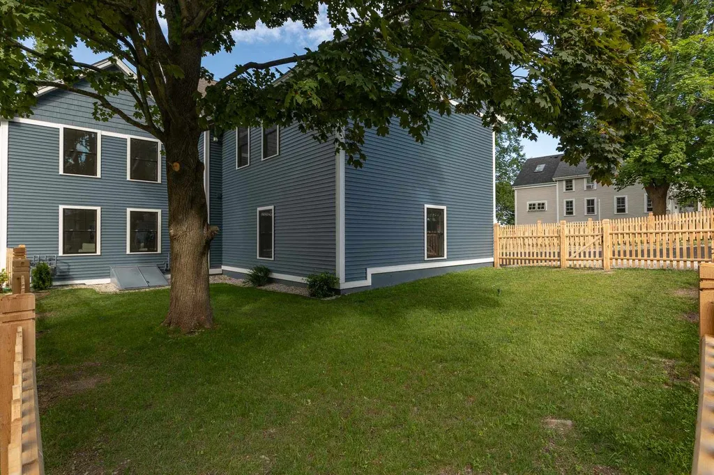 81 Thornton Street Portsmouth NH 03801