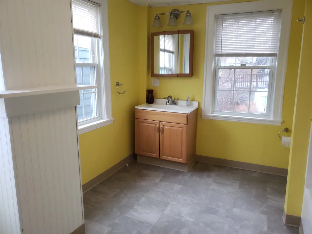 65 High Street Somersworth NH 03878