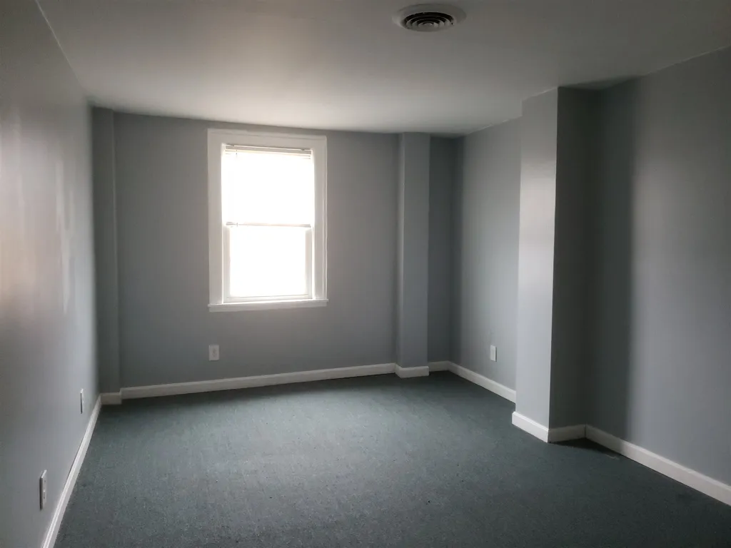 65 High Street Somersworth NH 03878