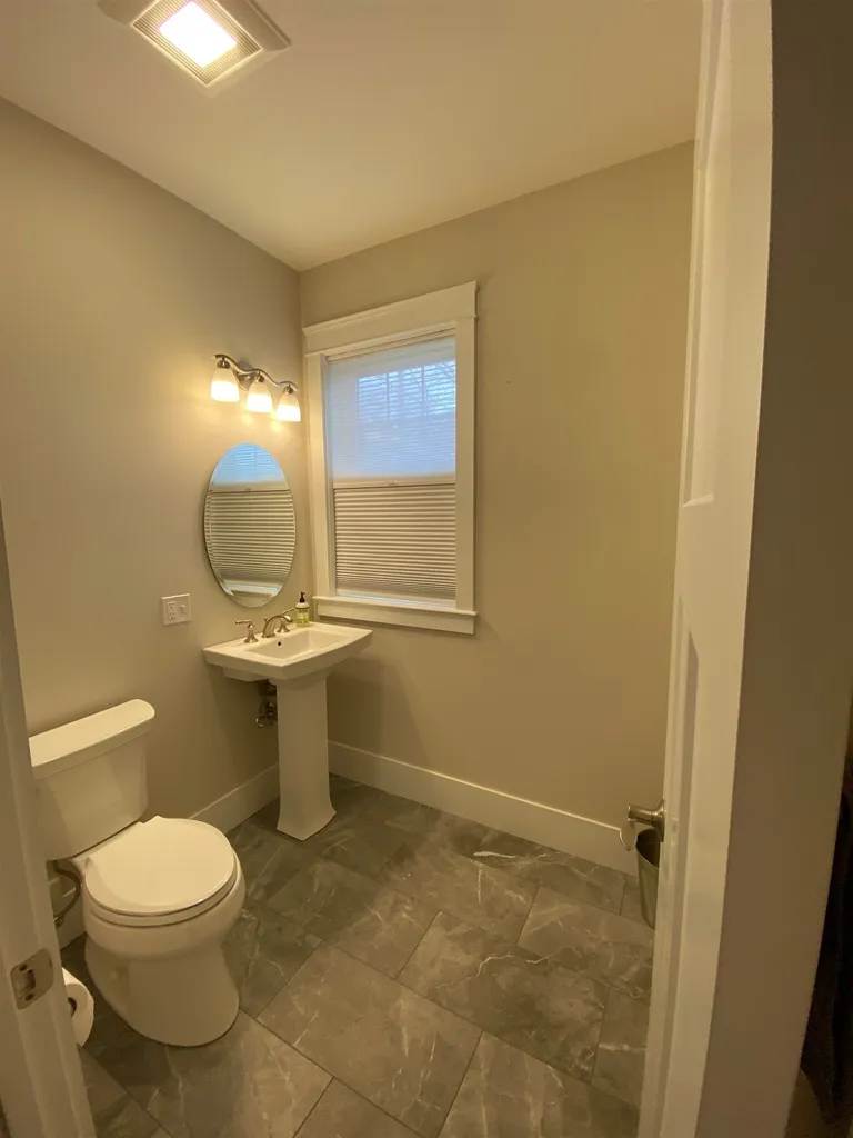 1 Breslin Farm Road Stratham NH 03885