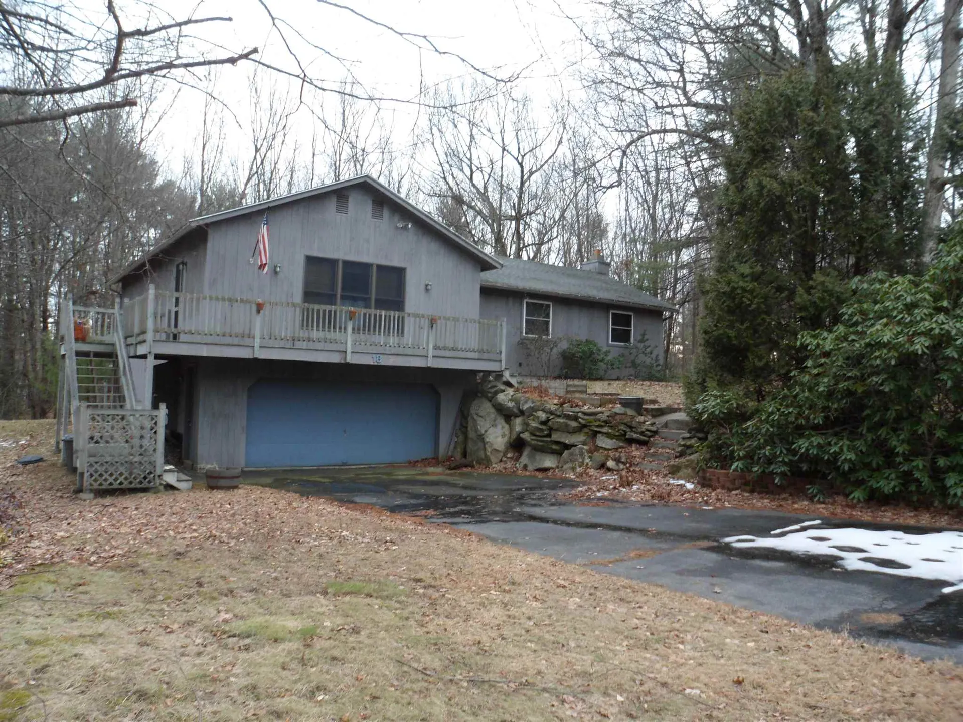 18 Cunningham Drive Derry NH 03038