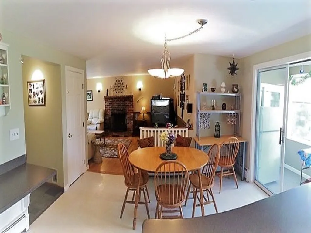 51 Forest Street Londonderry NH 03053