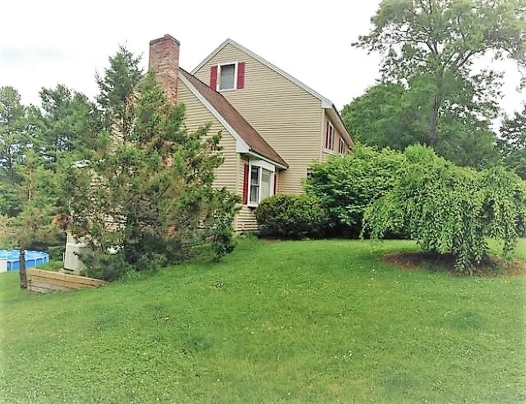 51 Forest Street Londonderry NH 03053