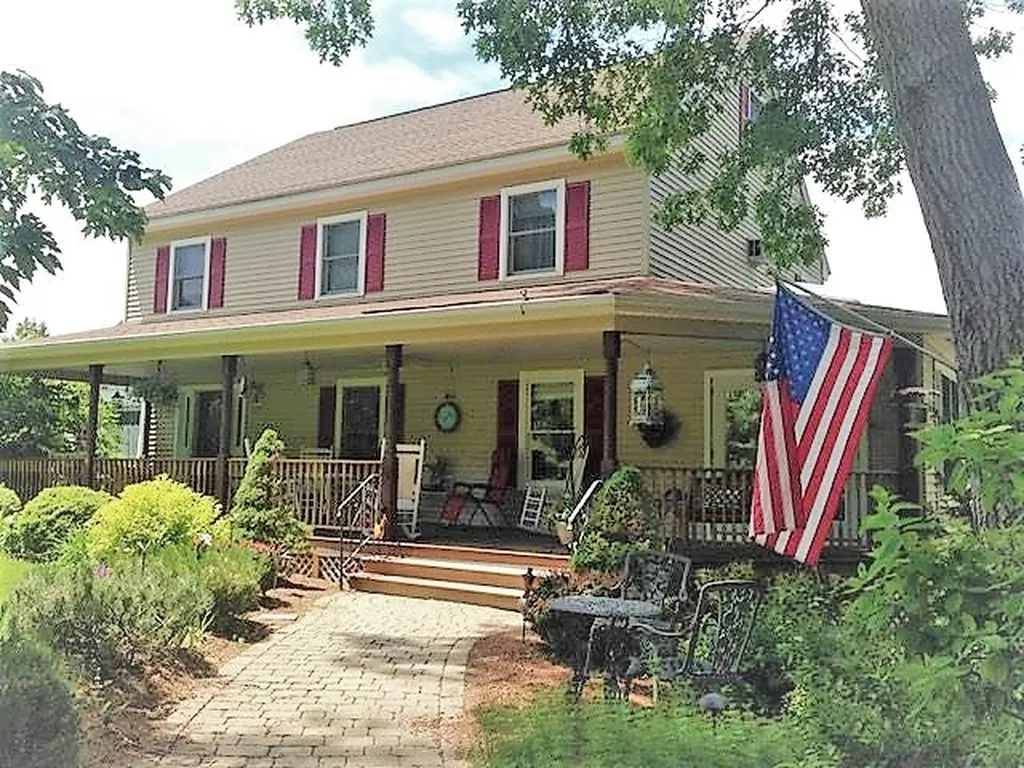 51 Forest Street Londonderry NH 03053