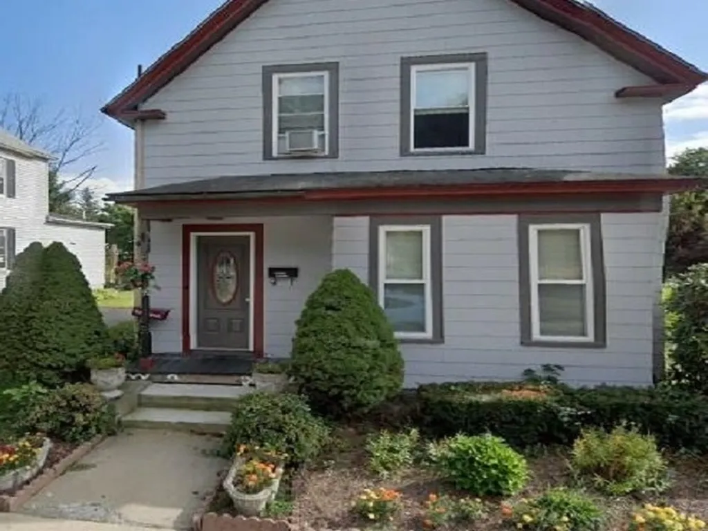9 Laton Street Nashua NH 03064