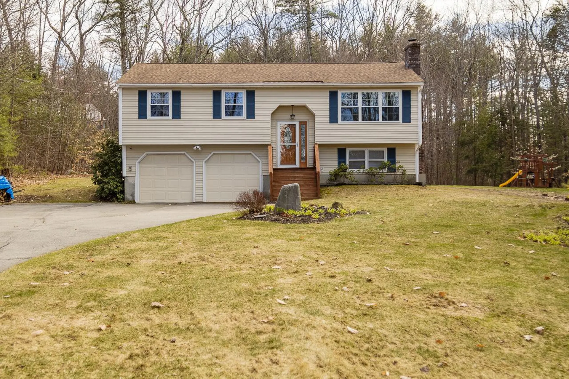41 Checkerberry Lane Goffstown NH 03045