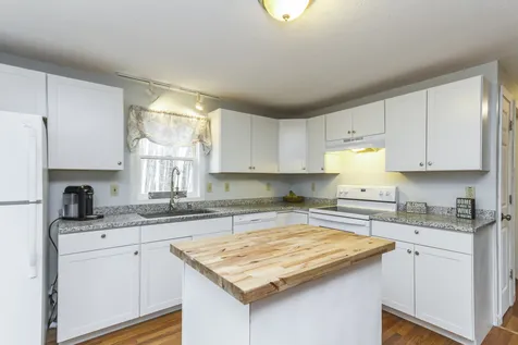 40 Red House Road Newbury NH 03255