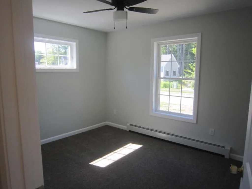11 Carole Court Rochester NH 03868