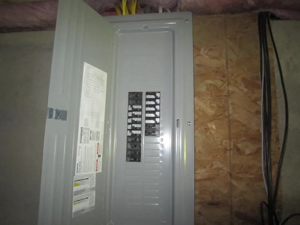 11 Carole Court Rochester NH 03868