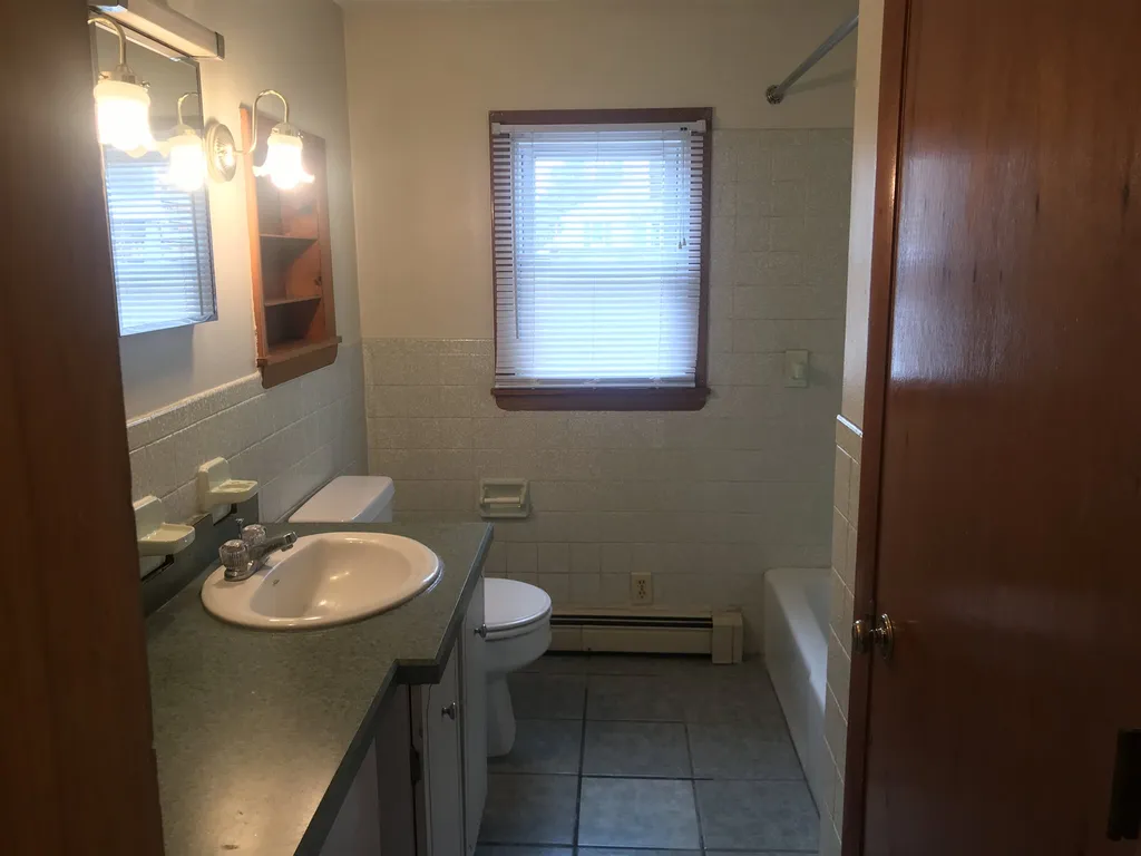 23 Riverlake Street Alton NH 03810