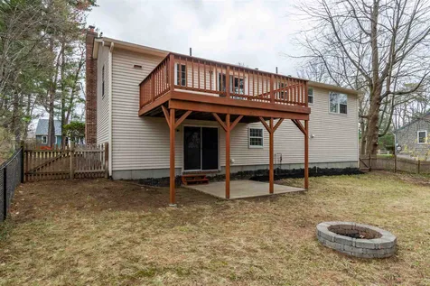 3 Sycamore Lane Nashua NH 03063