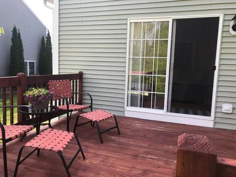 19 Stirling Avenue Hooksett NH 03106