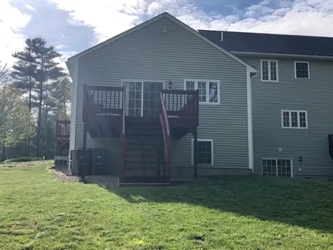 19 Stirling Avenue Hooksett NH 03106