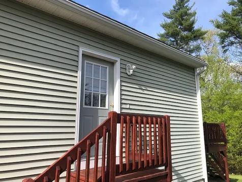 19 Stirling Avenue Hooksett NH 03106